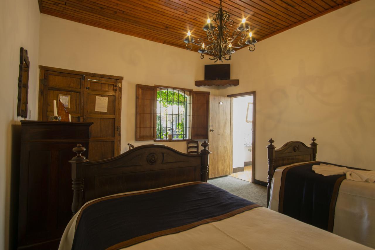 Hotel Posada De Don Rodrigo Antigua Exterior foto